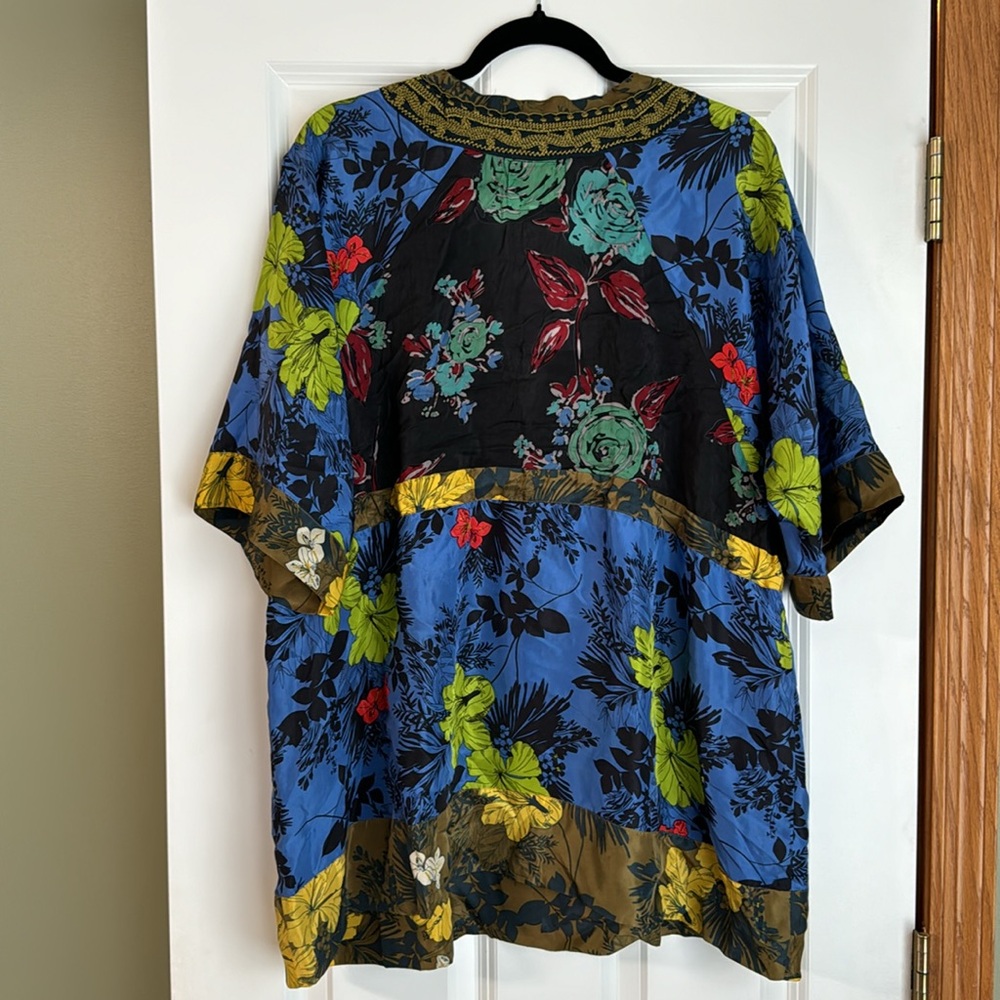 NWOT Johnny Was silk floral tie front tunic shirt size 1x - Picture 2 of 5